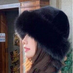 Black Faux Fur Winter Bucket Hat